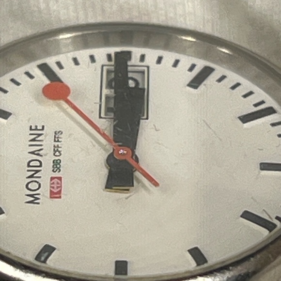 Mondaine Evo2 Big Date (New Leather Band, New Battery, Very Good Condition!) - Picture 13 of 16